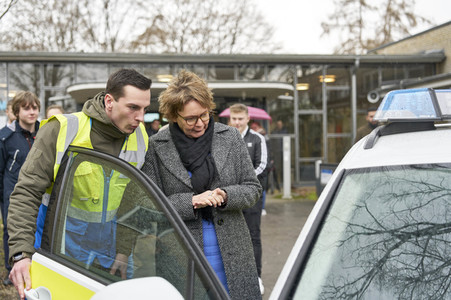 Daniela Behrens besucht Bereufsschule in Hannover