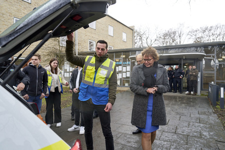 Daniela Behrens besucht Bereufsschule in Hannover