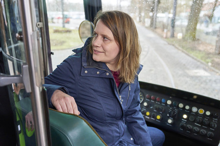 Julia Willie Hamburg bei der ÜSTRA in Hannover