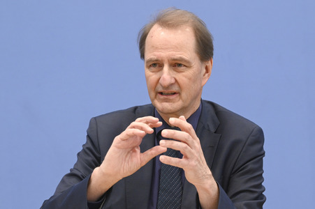 Bundespressekonferenz Prognose zur Treibhausgasbilanz 2022 in Berlin