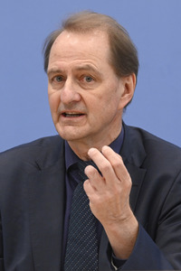 Bundespressekonferenz Prognose zur Treibhausgasbilanz 2022 in Berlin