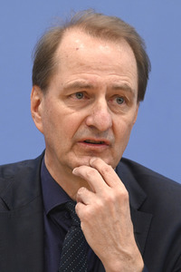 Bundespressekonferenz Prognose zur Treibhausgasbilanz 2022 in Berlin