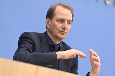 Bundespressekonferenz Prognose zur Treibhausgasbilanz 2022 in Berlin