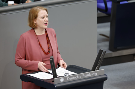 92. Sitzung des Deutschen Bundestages in Berlin
