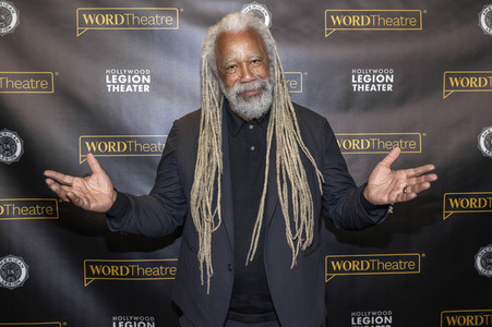 WordTheate-Präsentation 'An All-Star Celebrity and Literary Salute to Our Vets' in Los Angeles