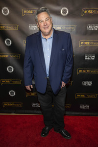 WordTheate-Präsentation 'An All-Star Celebrity and Literary Salute to Our Vets' in Los Angeles