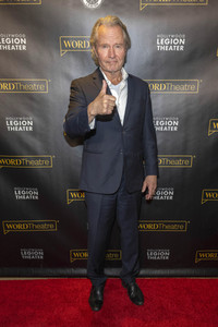 WordTheate-Präsentation 'An All-Star Celebrity and Literary Salute to Our Vets' in Los Angeles