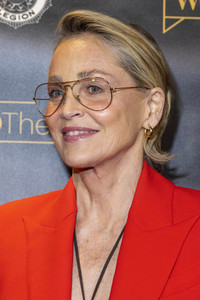 WordTheate-Präsentation 'An All-Star Celebrity and Literary Salute to Our Vets' in Los Angeles
