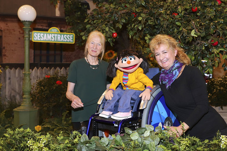 Präsentation der neuen Puppe Elin in der 'Sesamstraße' in Hamburg