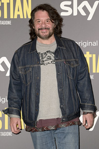 Season 2 Premiere 'Christian' in Rom