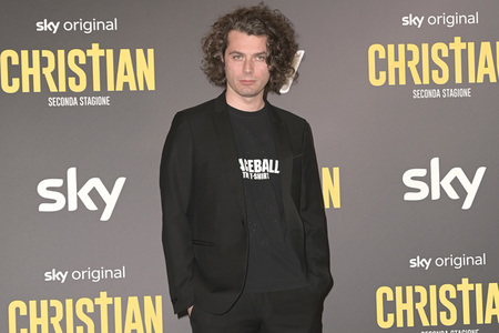 Season 2 Premiere 'Christian' in Rom