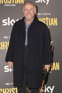 Season 2 Premiere 'Christian' in Rom