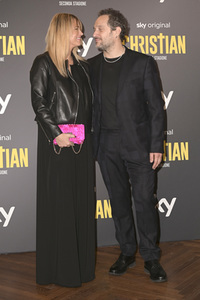 Season 2 Premiere 'Christian' in Rom