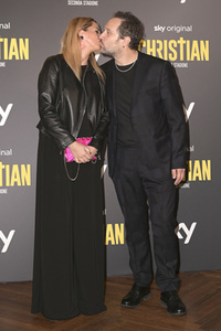 Season 2 Premiere 'Christian' in Rom