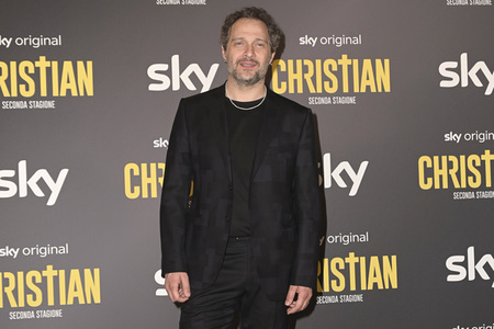 Season 2 Premiere 'Christian' in Rom