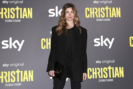 Season 2 Premiere 'Christian' in Rom