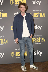 Season 2 Premiere 'Christian' in Rom