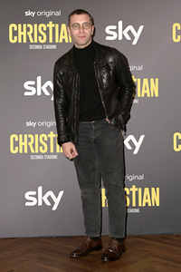 Season 2 Premiere 'Christian' in Rom