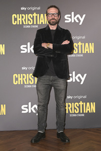 Season 2 Premiere 'Christian' in Rom