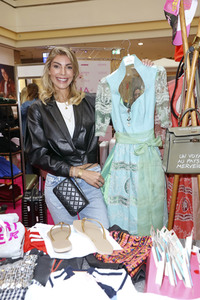 Charity-Flohmarkt zugunsten der Tribute to Bambi Stiftung in Hamburg