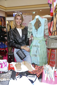 Charity-Flohmarkt zugunsten der Tribute to Bambi Stiftung in Hamburg