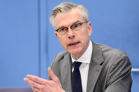 Bundespressekonferenz Vorstellung der aktualisierten Konjunkturprognose 2023/24 in Berlin