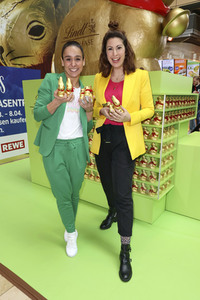 Charity Osterhasen Verkauf zugunsten des Kinder Club Hamburg in Hamburg