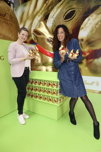 Charity Osterhasen Verkauf zugunsten des Kinder Club Hamburg in Hamburg