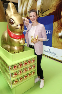 Charity Osterhasen Verkauf zugunsten des Kinder Club Hamburg in Hamburg