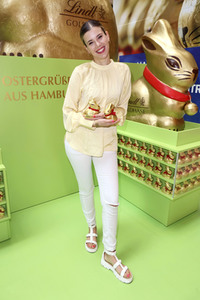 Charity Osterhasen Verkauf zugunsten des Kinder Club Hamburg in Hamburg