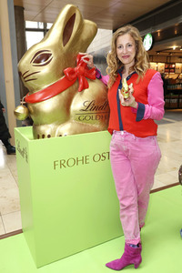 Charity Osterhasen Verkauf zugunsten des Kinder Club Hamburg in Hamburg