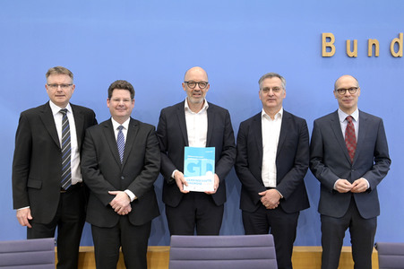 Bundespressekonferenz Gemeinschaftsdiagnose der Wirtschaftsforschungsinstitute Frühjahr 2023 in Berlin