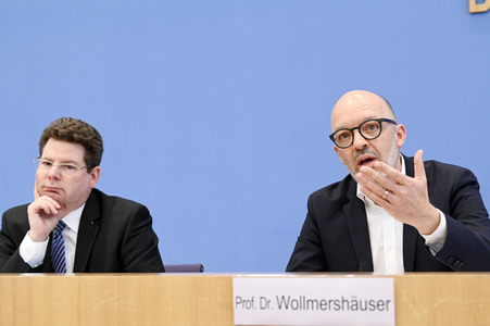 Bundespressekonferenz Gemeinschaftsdiagnose der Wirtschaftsforschungsinstitute Frühjahr 2023 in Berlin