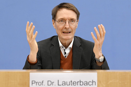 Bundespressekonferenz Bekämpfung von Arzneimittel-Lieferengpässen in Berlin