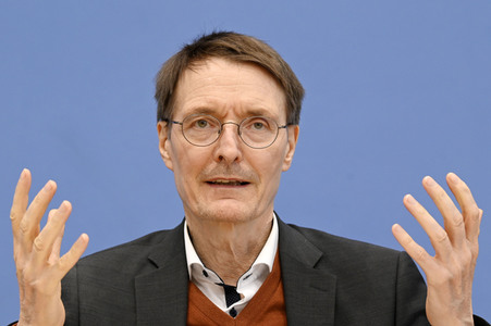 Bundespressekonferenz Bekämpfung von Arzneimittel-Lieferengpässen in Berlin