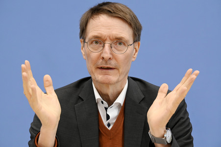 Bundespressekonferenz Bekämpfung von Arzneimittel-Lieferengpässen in Berlin