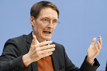 Bundespressekonferenz Bekämpfung von Arzneimittel-Lieferengpässen in Berlin