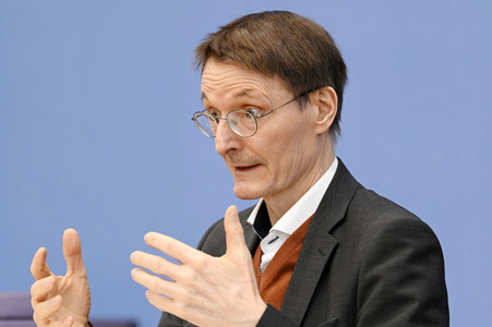 Bundespressekonferenz Bekämpfung von Arzneimittel-Lieferengpässen in Berlin