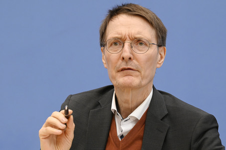 Bundespressekonferenz Bekämpfung von Arzneimittel-Lieferengpässen in Berlin