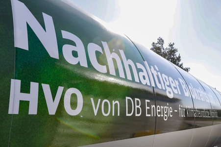 Eröffnung Lok-Tankstelle in München