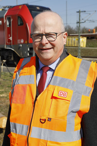 Eröffnung Lok-Tankstelle in München