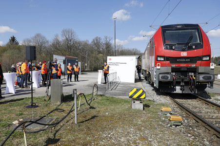 Eröffnung Lok-Tankstelle in München