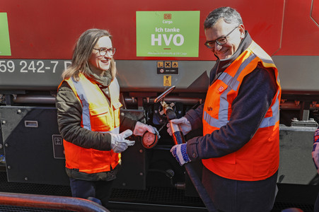 Eröffnung Lok-Tankstelle in München