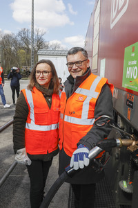 Eröffnung Lok-Tankstelle in München