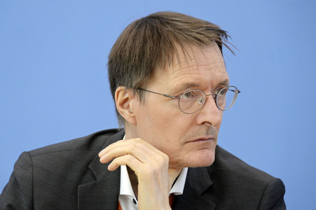 Bundespressekonferenz Cannabis-Gesetzespläne in Berlin