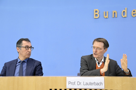 Bundespressekonferenz Cannabis-Gesetzespläne in Berlin