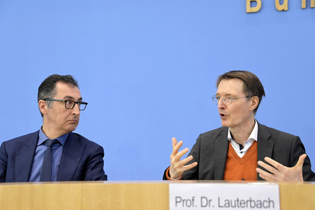 Bundespressekonferenz Cannabis-Gesetzespläne in Berlin