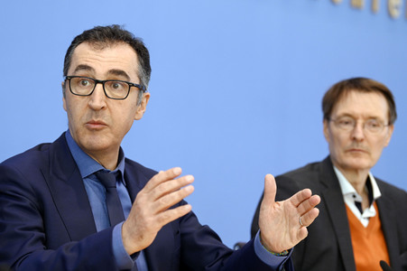 Bundespressekonferenz Cannabis-Gesetzespläne in Berlin