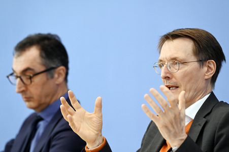 Bundespressekonferenz Cannabis-Gesetzespläne in Berlin