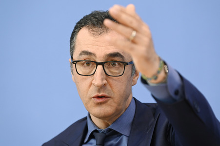 Bundespressekonferenz Cannabis-Gesetzespläne in Berlin